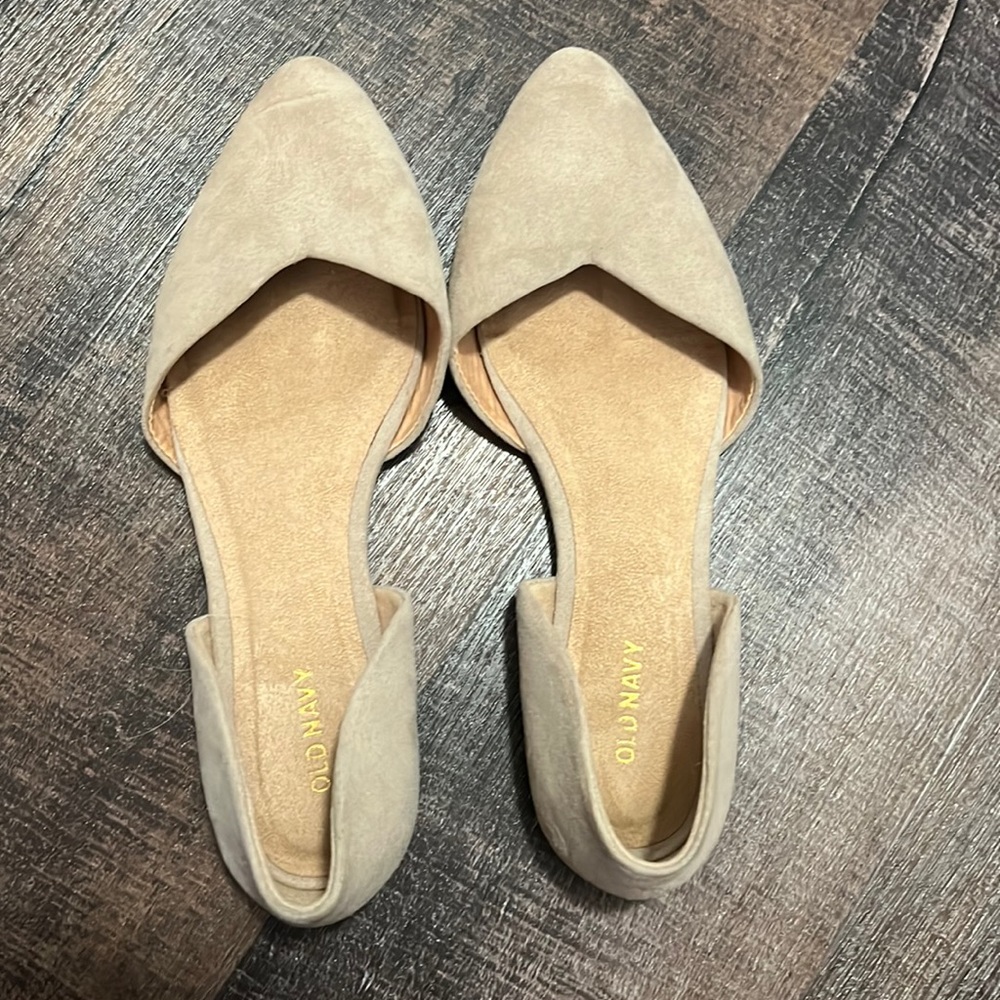 Old navy beige flats. Size 8